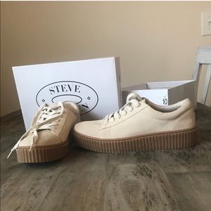 ✨SOLD✨ Steve Madden platform sneaker